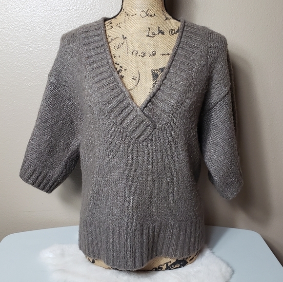 Carolyn Taylor Wool/Mohair Blend V-neck Half Sleeve Sweater-Size S - Picture 1 of 7